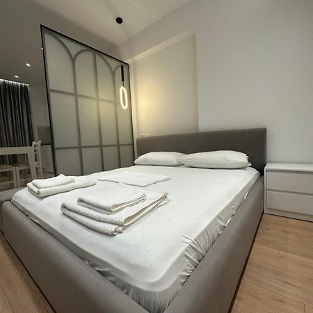 Center Apartment Tirana Esterno foto