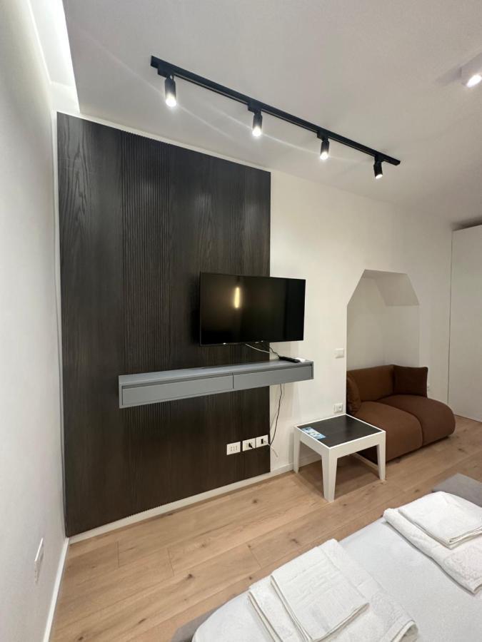 Center Apartment Tirana Esterno foto